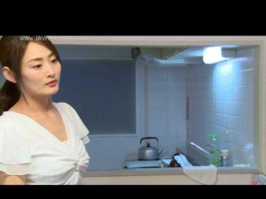 竹内纱里奈厚脸皮的公寓女人家用按摩器，舒适体验，轻松享受生活