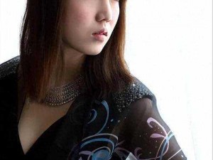 邪恶全彩堕落媚肉色哟哟人体艺术写真集