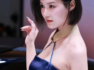 拥有完美身材的网红吴梦梦正在推荐美容养颜的产品